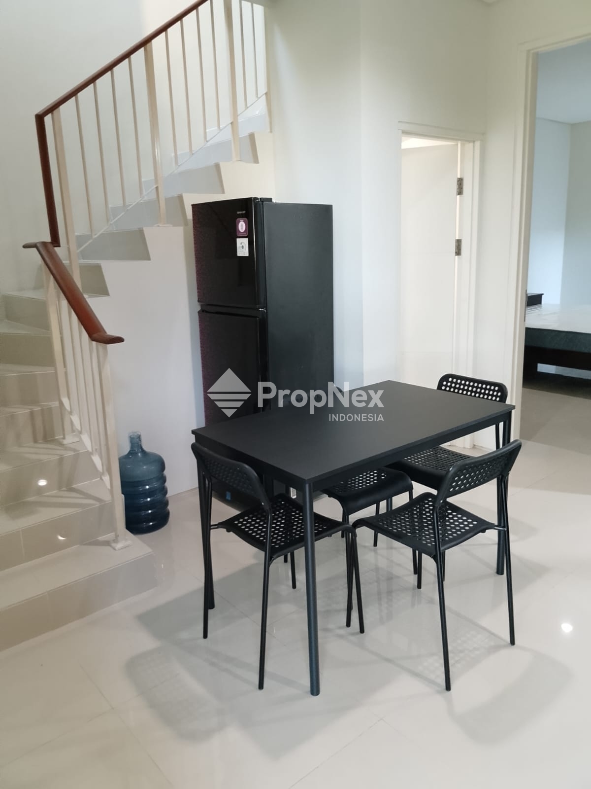 DIJUAL / DISEWAKAN – Rumah 2 Lantai North West Hill — foto 6